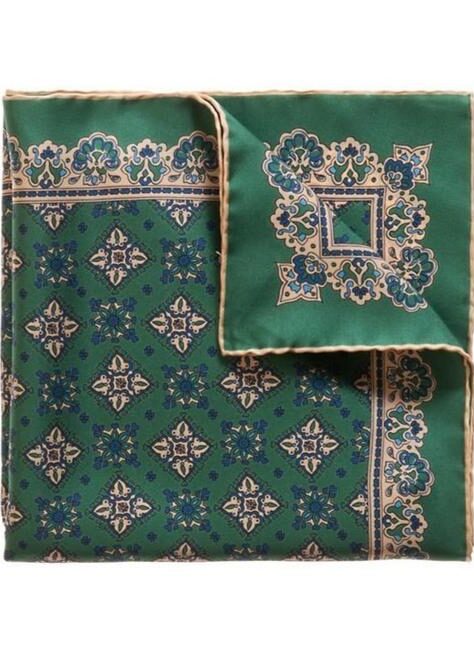 serafinesilk_pocketsquare_mossamarone_folded_650x-474x650